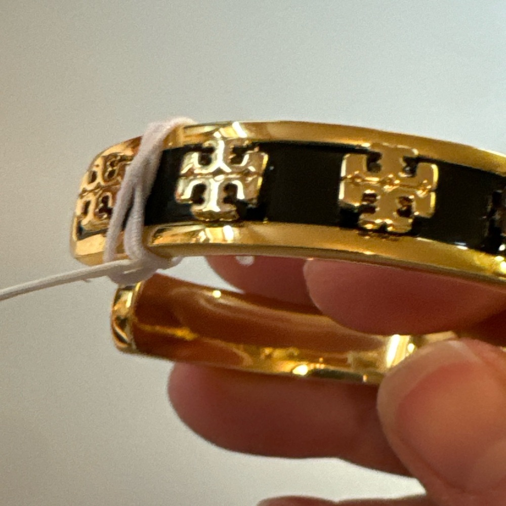 Tory Burch NWT Kira Black Enamel & Gold-Toned Cuff Bracelet - Picture 3 of 12